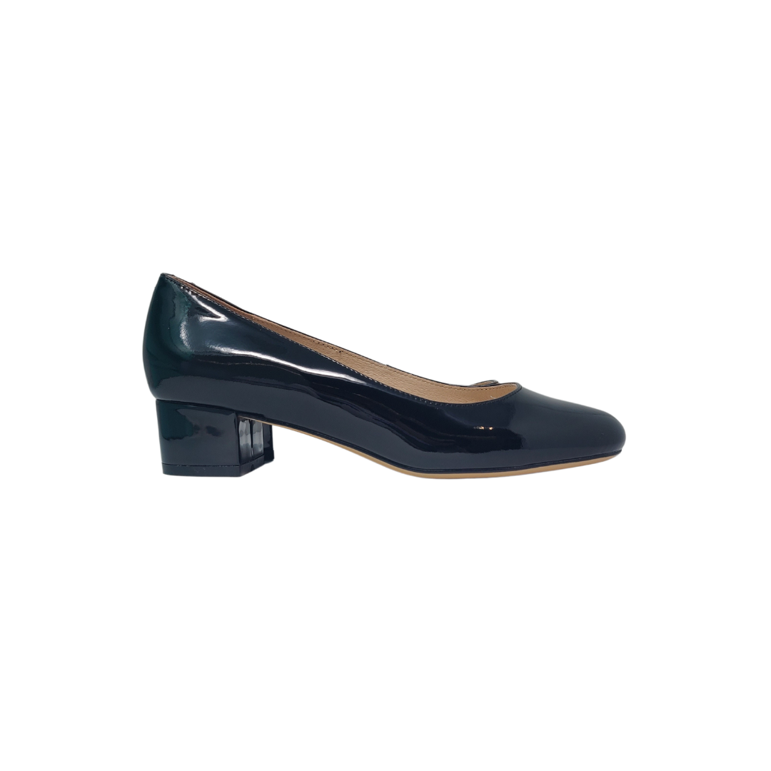 Viviamos Madrid Ladies Black Patent Low Heel