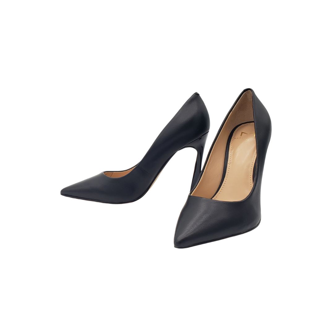 Ladies black pumps best sale