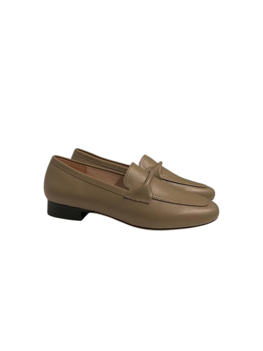 Viviamos Myrtle Taupe Leather Flat